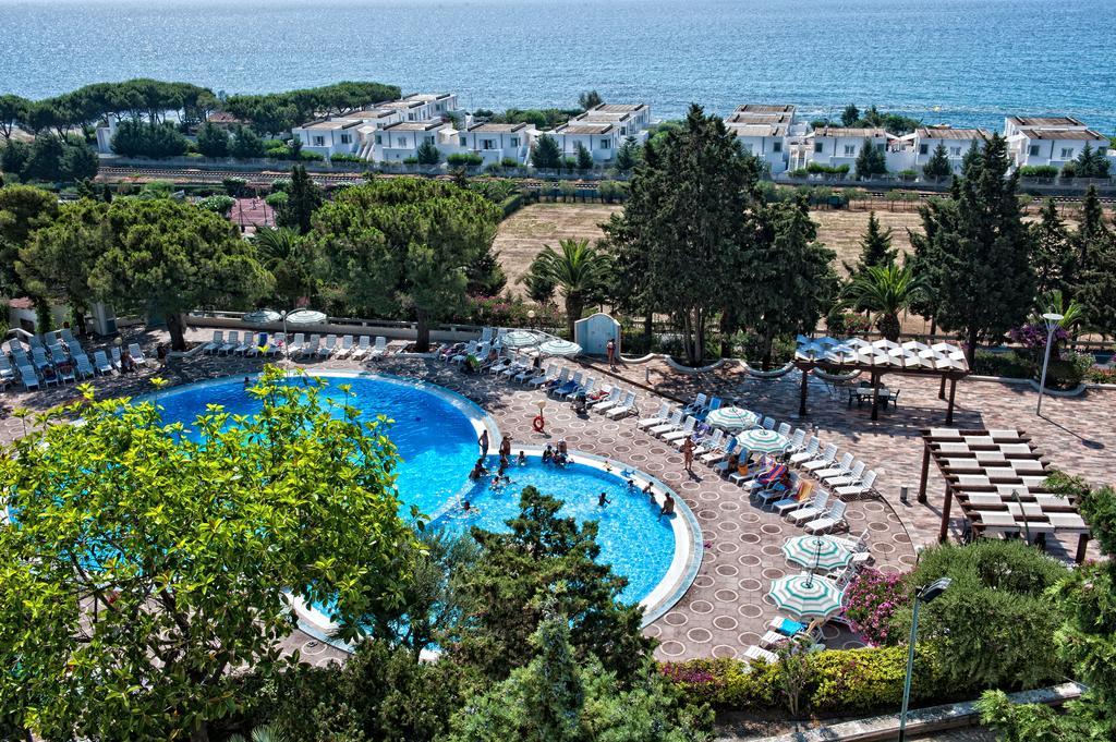 Hotel Villaggio Club Altalia Residence Brancaleone Exterior foto