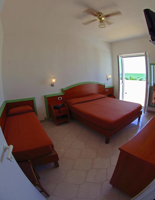 Hotel Villaggio Club Altalia Residence Brancaleone Habitación foto